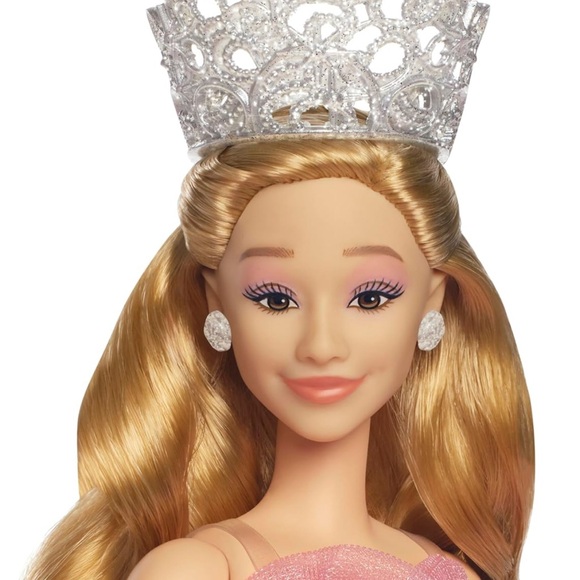 Mattel Universal Wicked Deluxe Glinda Fashion Doll & Accessories NWB - Picture 2 of 6